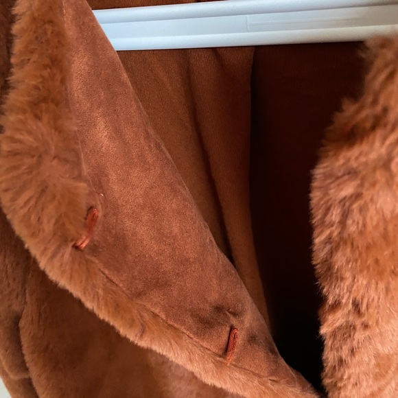 Faux fur - Picture 3 of 5